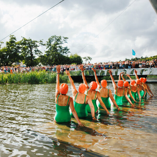 synchronised swimmers